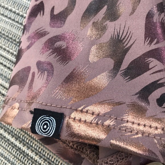 🔻NWOT Onzie Animal Foil Midi Legging XS - Picture 8 of 9